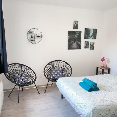 Jolie Appartement 2 Chambres 65M2 Au Centre Ville Fontenay-le-Comte Exteriér fotografie